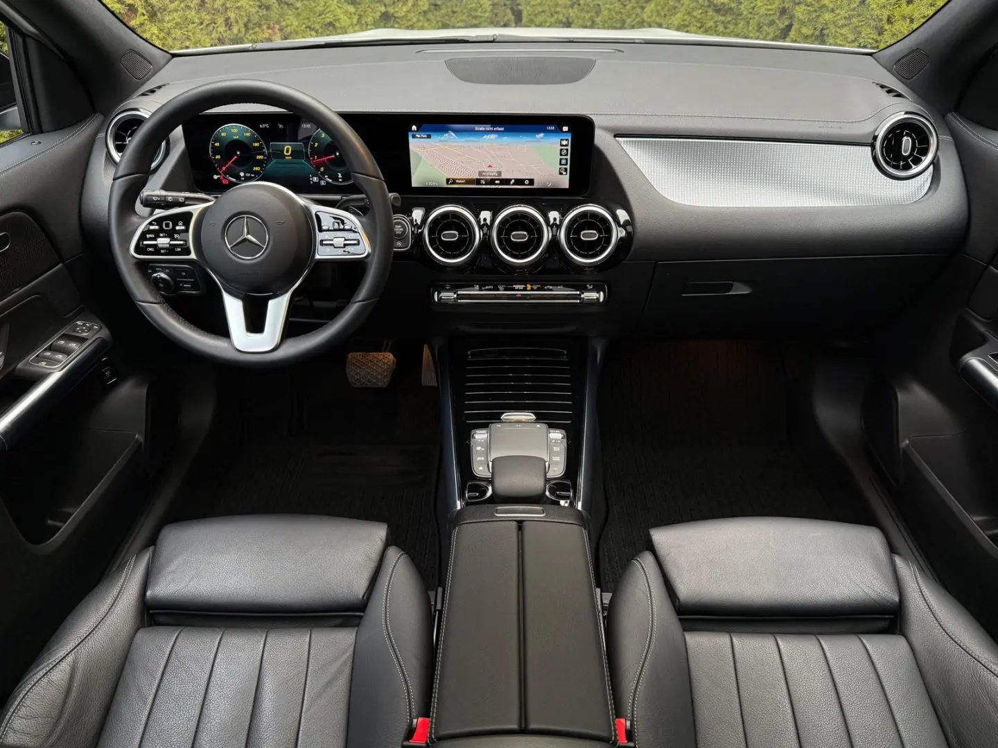 GLA 200 d 7G Night LED MBUX SHZ PANO 360  LEDER