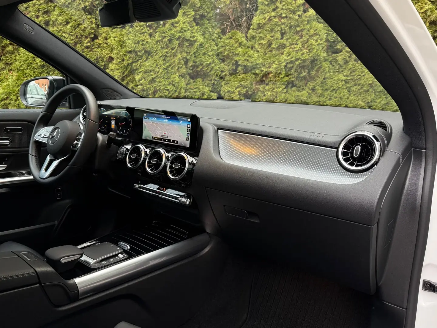 GLA 200 d 7G Night LED MBUX SHZ PANO 360  LEDER