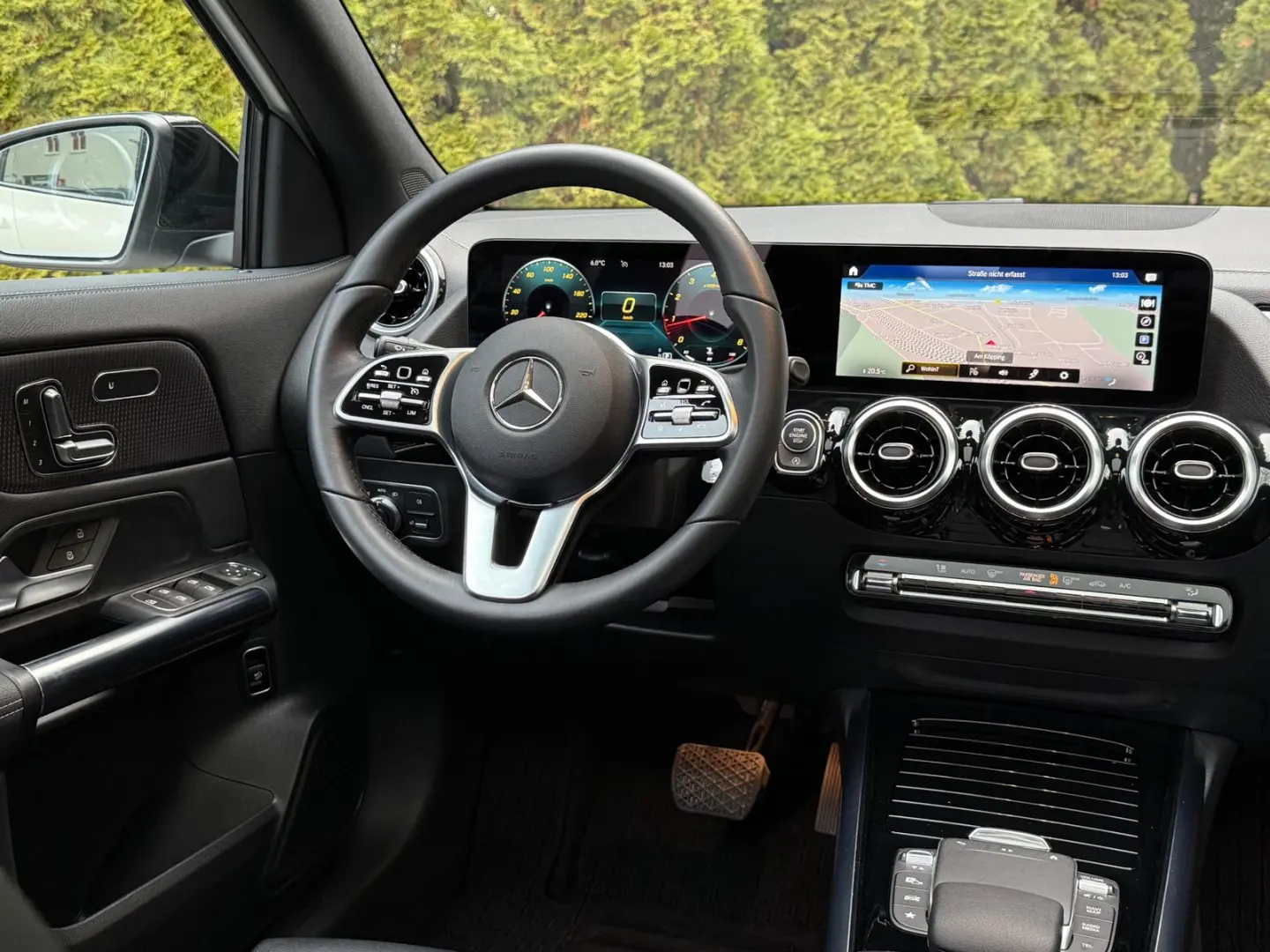 GLA 200 d 7G Night LED MBUX SHZ PANO 360  LEDER