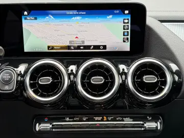 GLA 200 d 7G Night LED MBUX SHZ PANO 360  LEDER