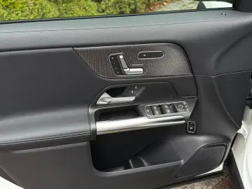 GLA 200 d 7G Night LED MBUX SHZ PANO 360  LEDER