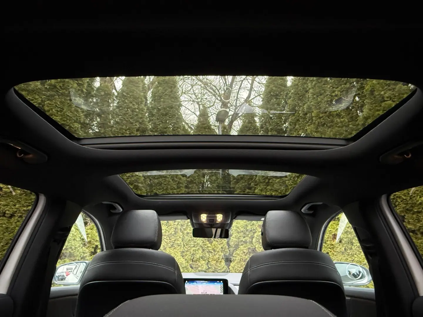 GLA 200 d 7G Night LED MBUX SHZ PANO 360  LEDER