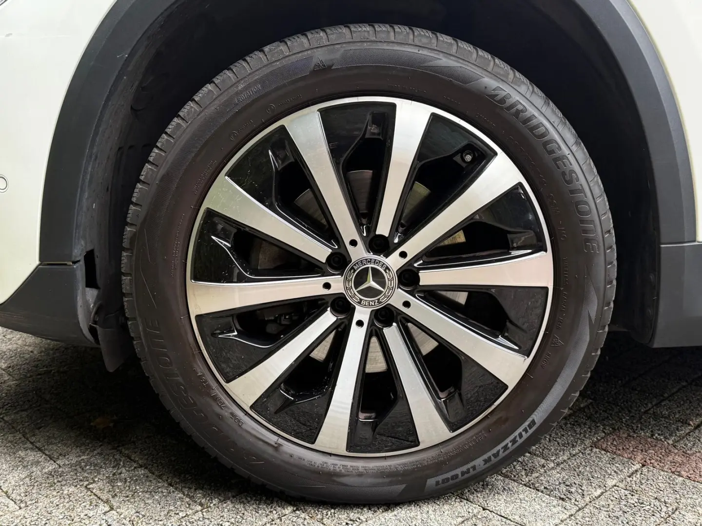 GLA 200 d 7G Night LED MBUX SHZ PANO 360  LEDER