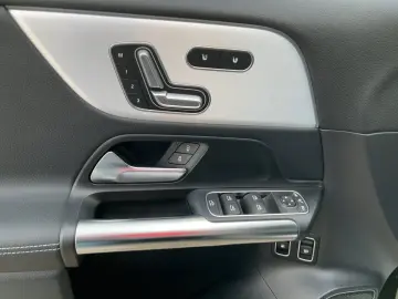 GLA 250 e Progressive Burm KeyGo MBeam TWA 360