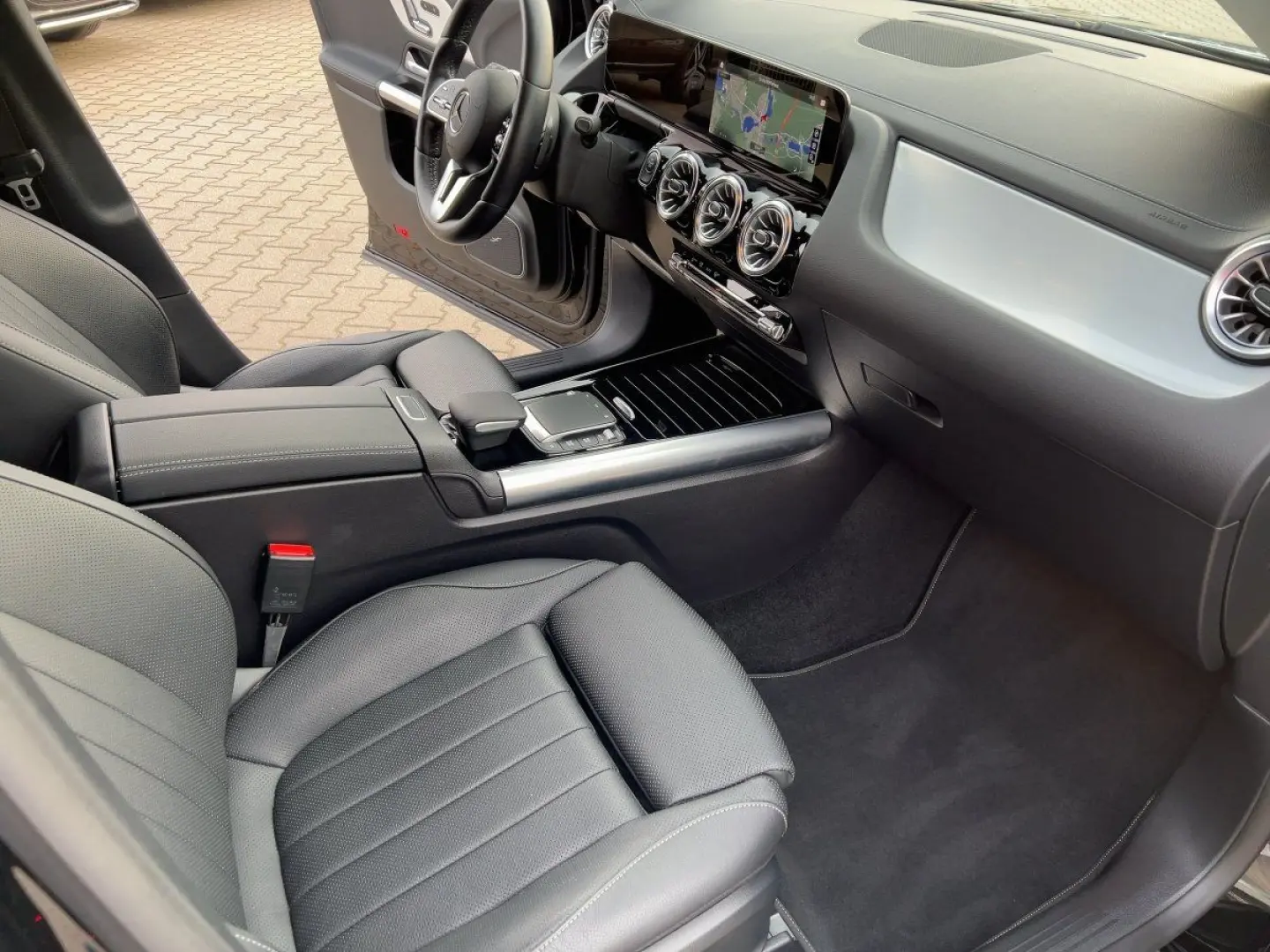 GLA 250 e Progressive Burm KeyGo MBeam TWA 360