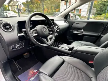 GLA 220d Style 4-Matic 1.HD KAMERA NAVI SHZG AHK