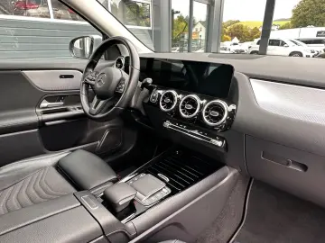 GLA 220d Style 4-Matic 1.HD KAMERA NAVI SHZG AHK