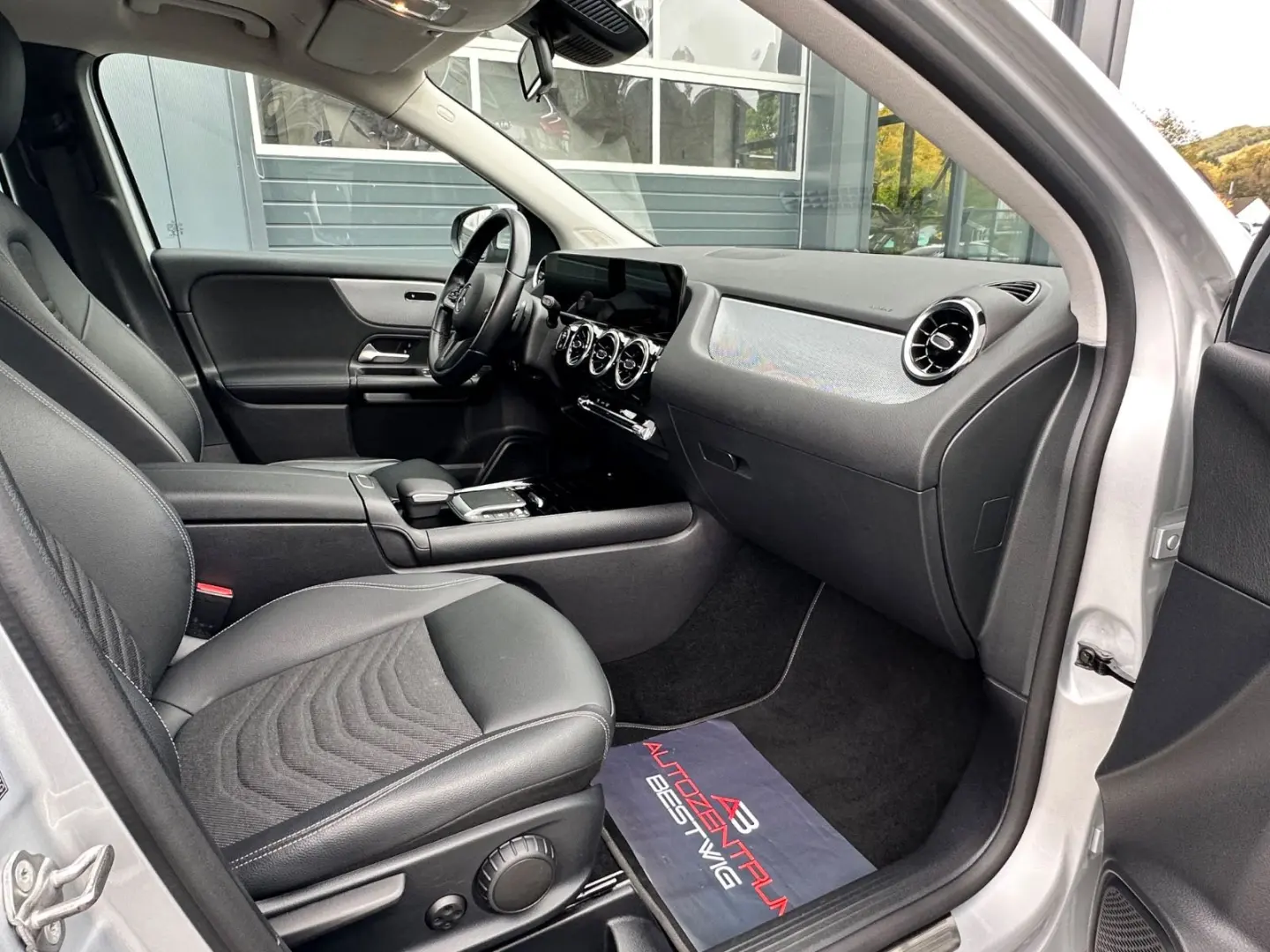 GLA 220d Style 4-Matic 1.HD KAMERA NAVI SHZG AHK