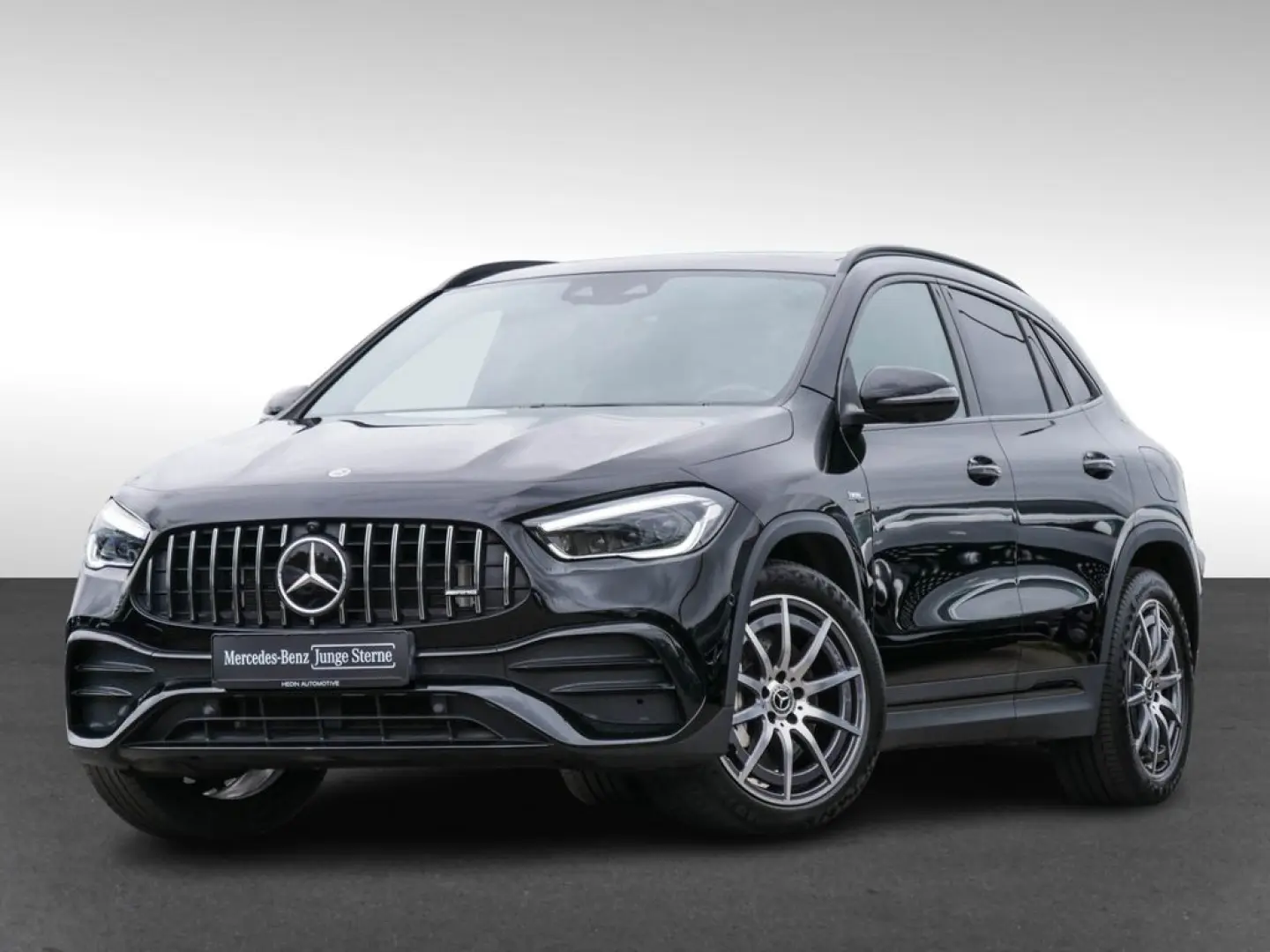 GLA 35 AMG 4M AMG MBEAM LED NIGHT AMBIENTE MBUX