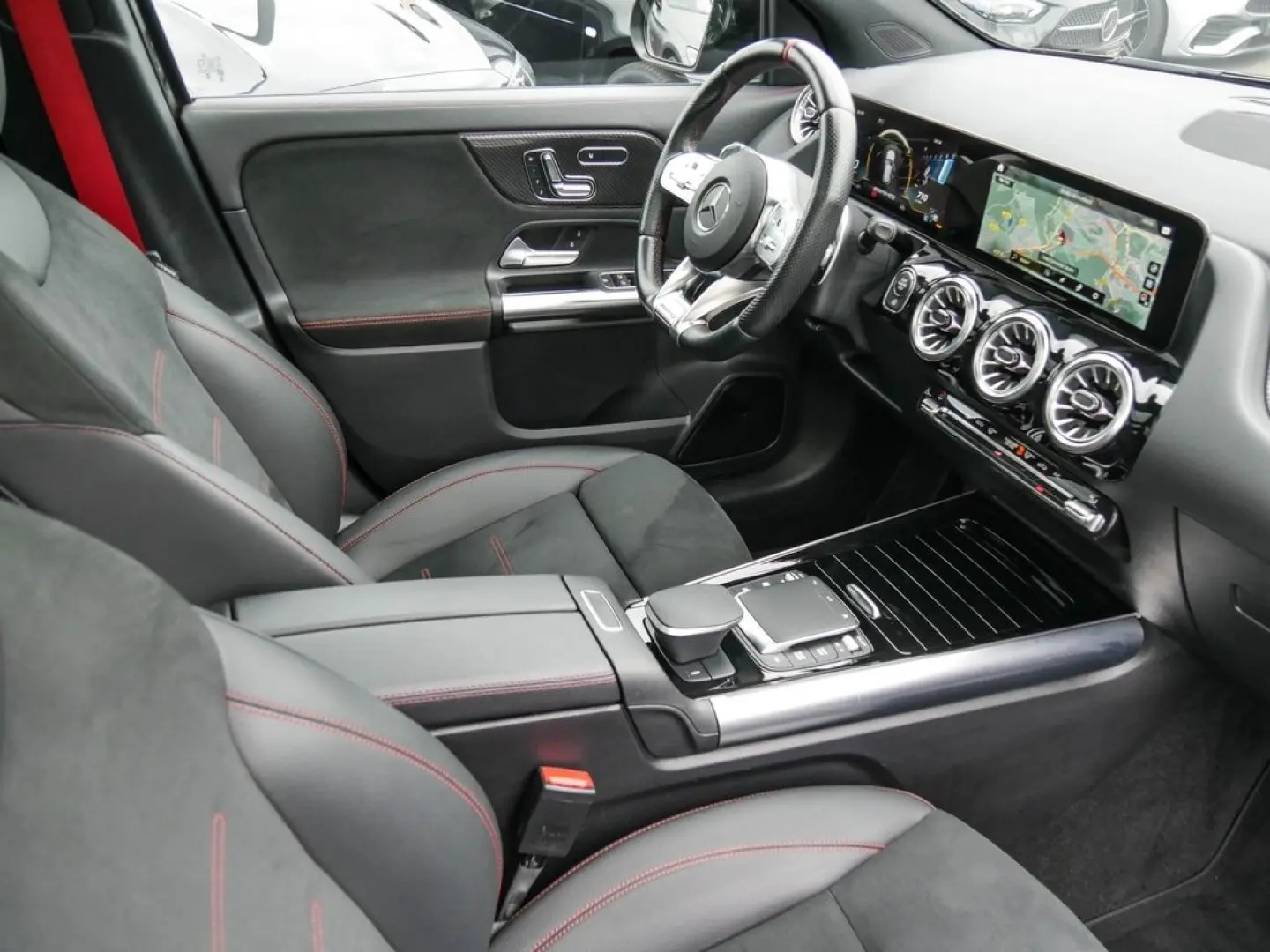 GLA 35 AMG 4M AMG MBEAM LED NIGHT AMBIENTE MBUX