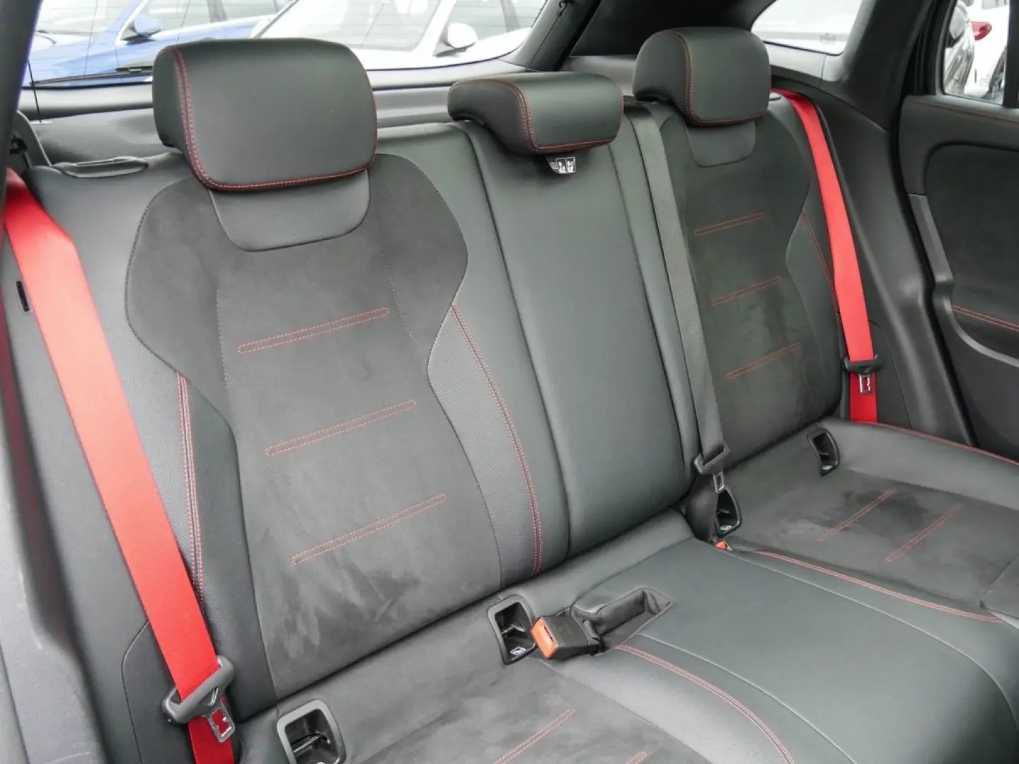 GLA 35 AMG 4M AMG MBEAM LED NIGHT AMBIENTE MBUX