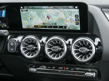 GLA 35 AMG 4M AMG MBEAM LED NIGHT AMBIENTE MBUX