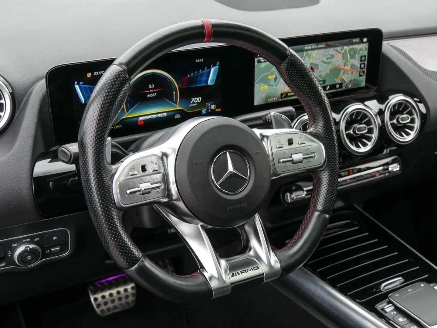 GLA 35 AMG 4M AMG MBEAM LED NIGHT AMBIENTE MBUX