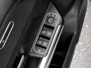 GLA 180 AMG-Sport Pano Night 360 MBeam Totw