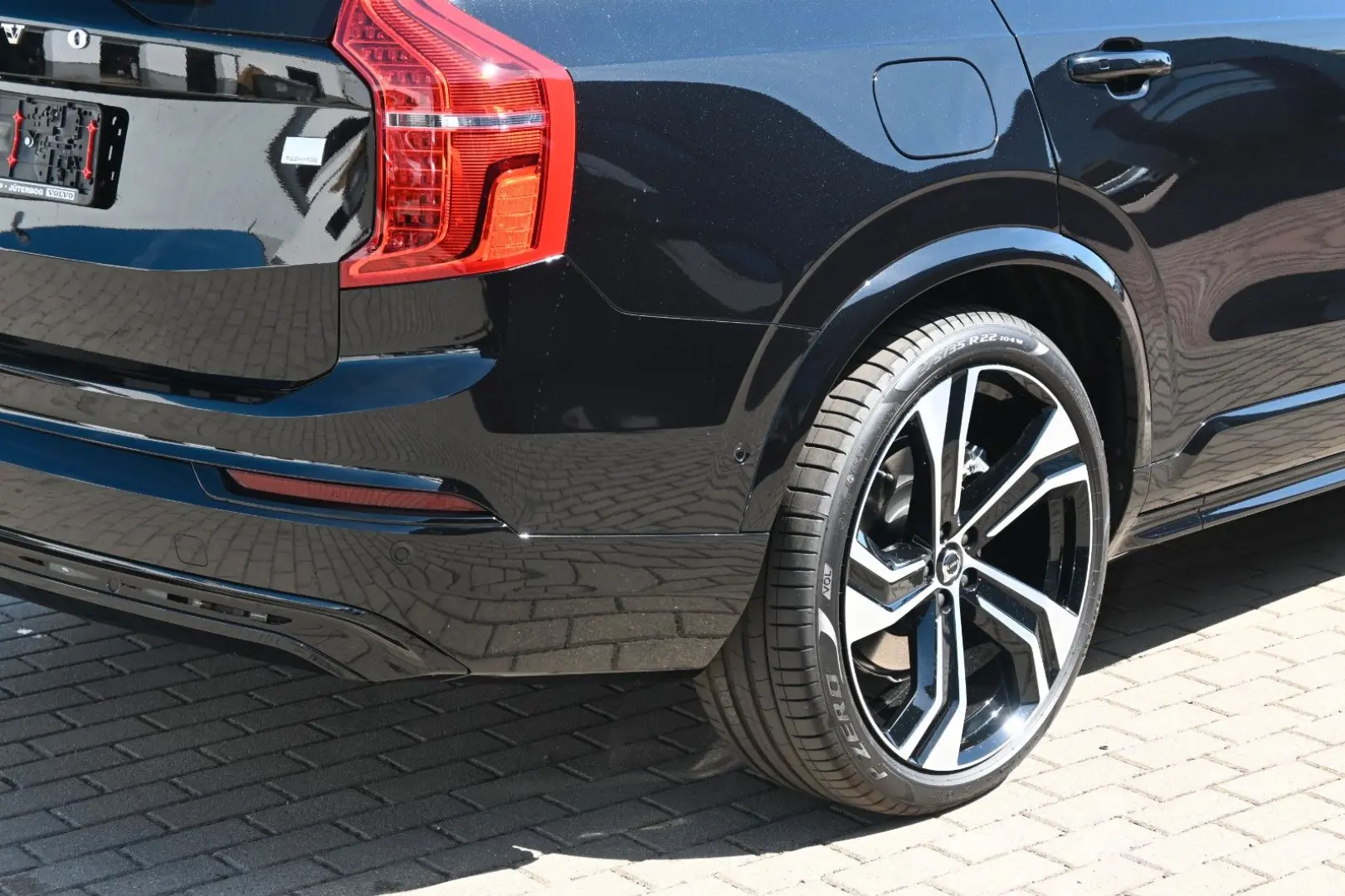 XC90 T8 Recharge AWD Ultra Dark LUFT B&W Massage