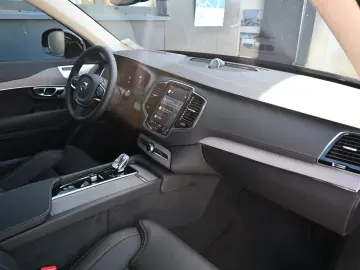 XC90 T8 Recharge AWD Ultra Dark LUFT B&W Massage