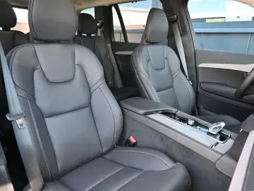 XC90 T8 Recharge AWD Ultra Dark LUFT B&W Massage