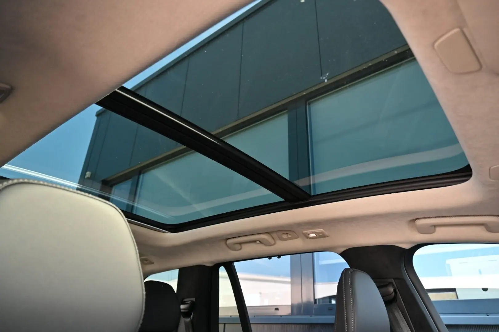 XC90 T8 Recharge AWD Ultra Dark LUFT B&W Massage