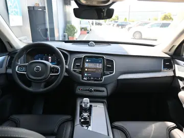 XC90 T8 Recharge AWD Ultra Dark LUFT B&W Massage