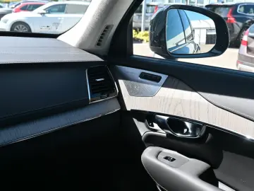 XC90 T8 Recharge AWD Ultra Dark LUFT B&W Massage