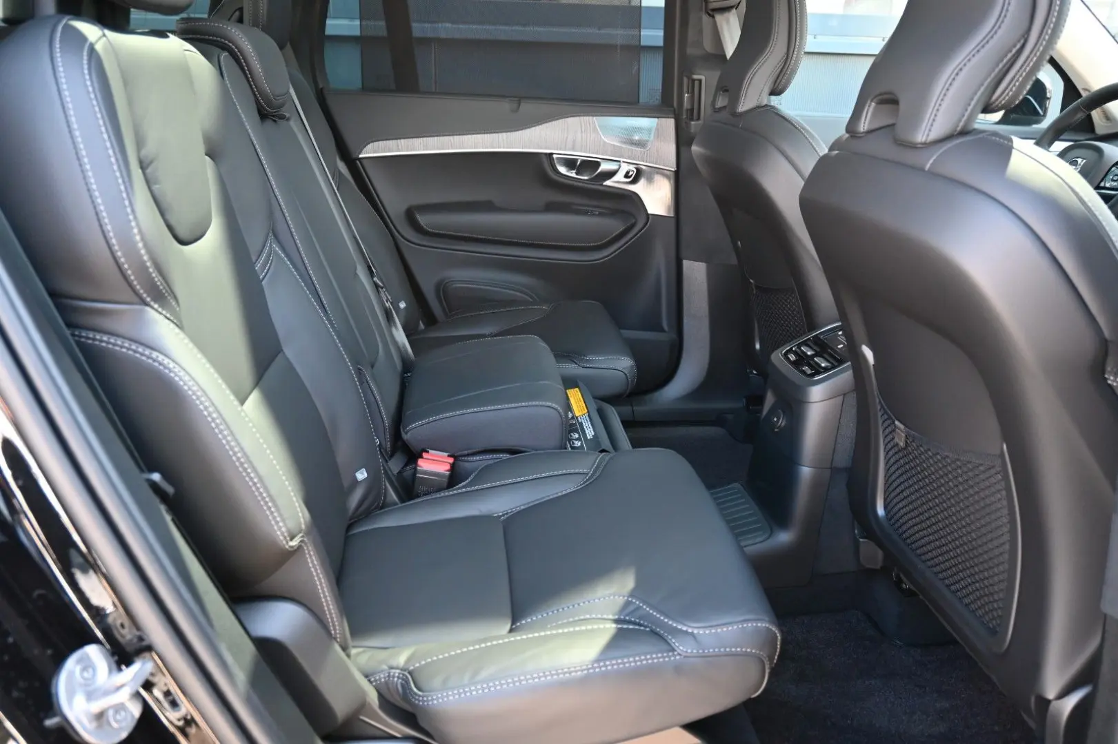 XC90 T8 Recharge AWD Ultra Dark LUFT B&W Massage