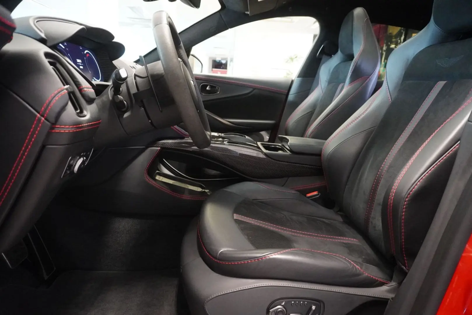 DBX 707  22  Jewellery Gloss Black Upper