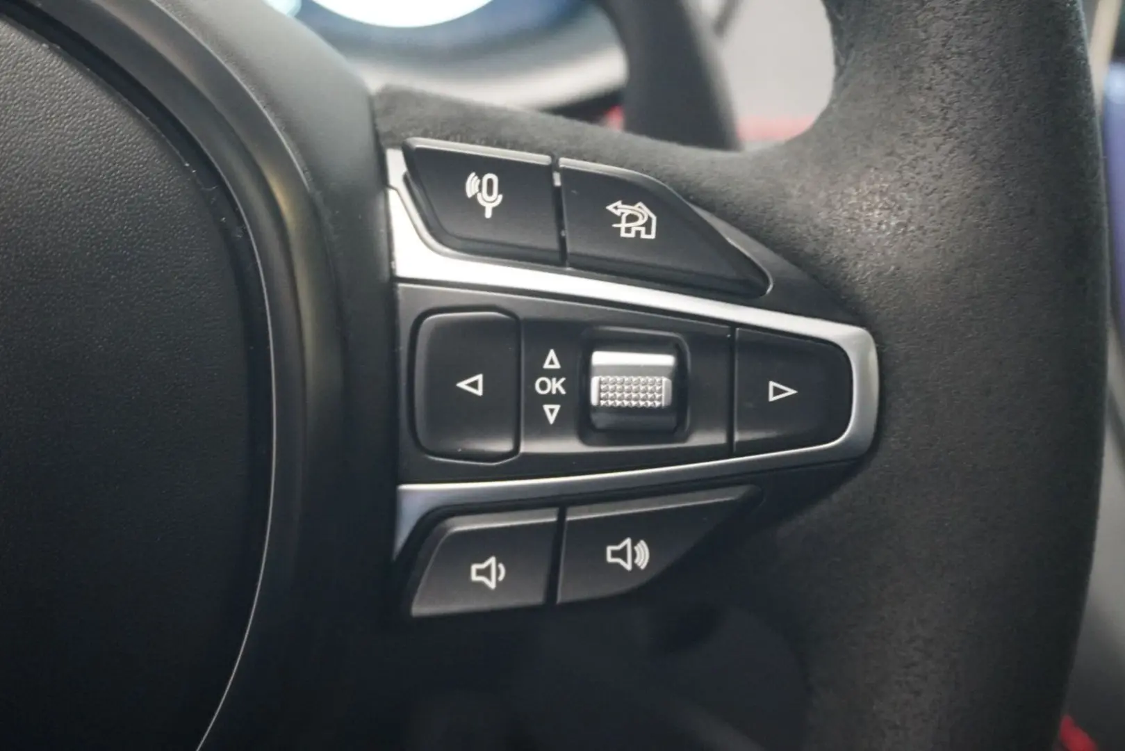 DBX 707  22  Jewellery Gloss Black Upper