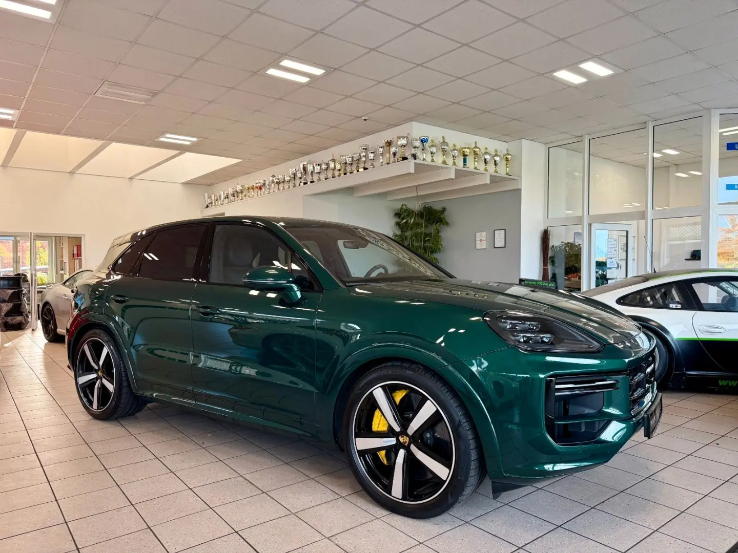 Cayenne Turbo E-Hybrid SportDesign PCCB PTS AHK