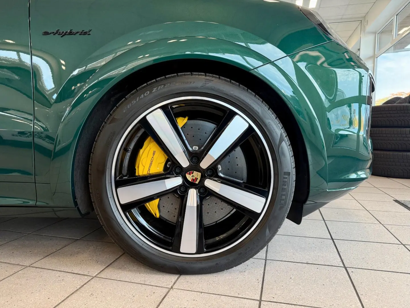 Cayenne Turbo E-Hybrid SportDesign PCCB PTS AHK