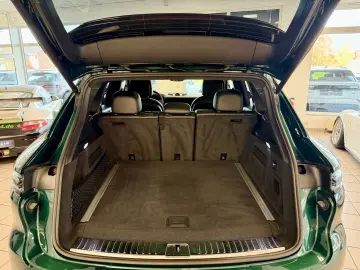 Cayenne Turbo E-Hybrid SportDesign PCCB PTS AHK