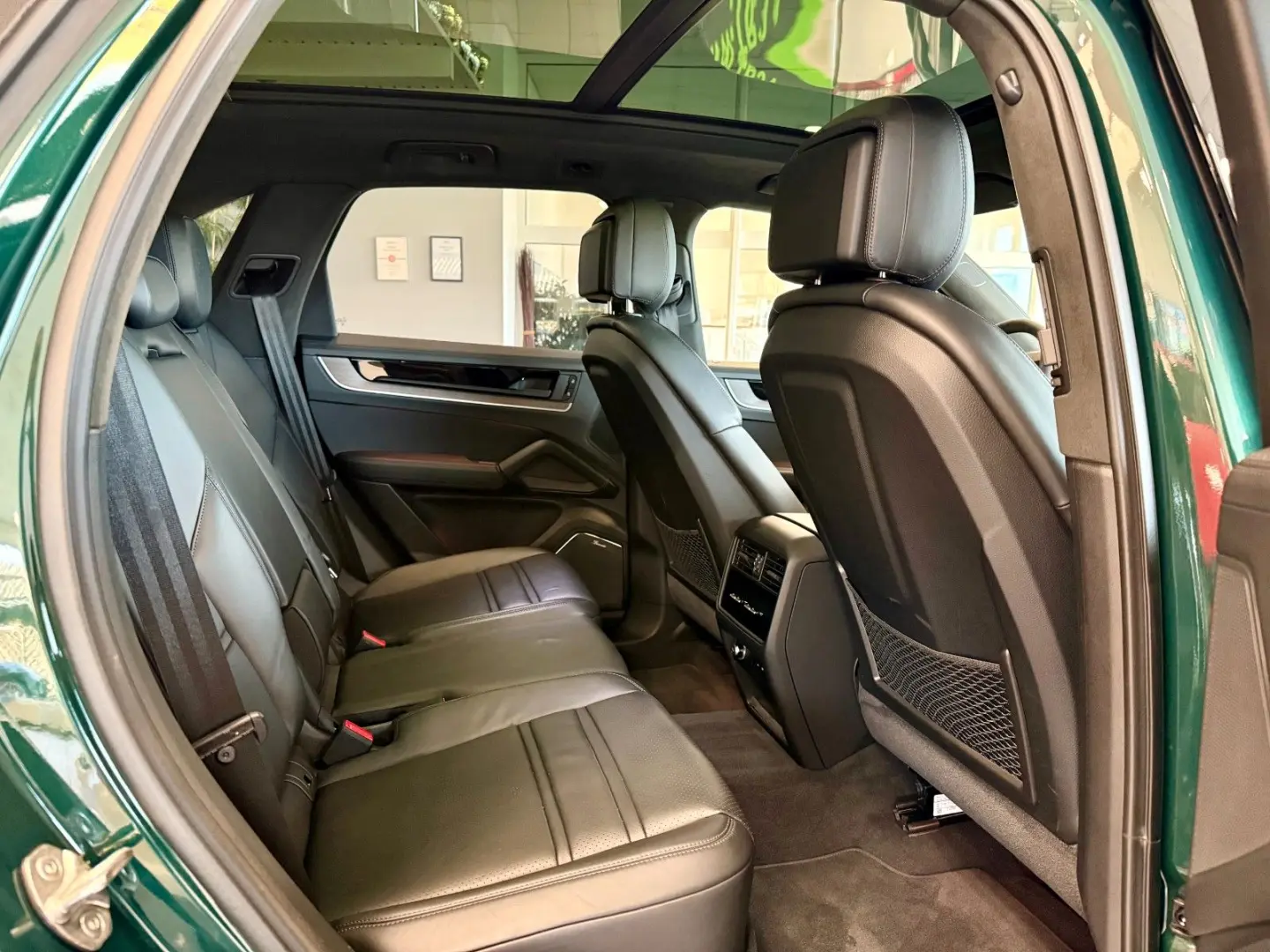 Cayenne Turbo E-Hybrid SportDesign PCCB PTS AHK