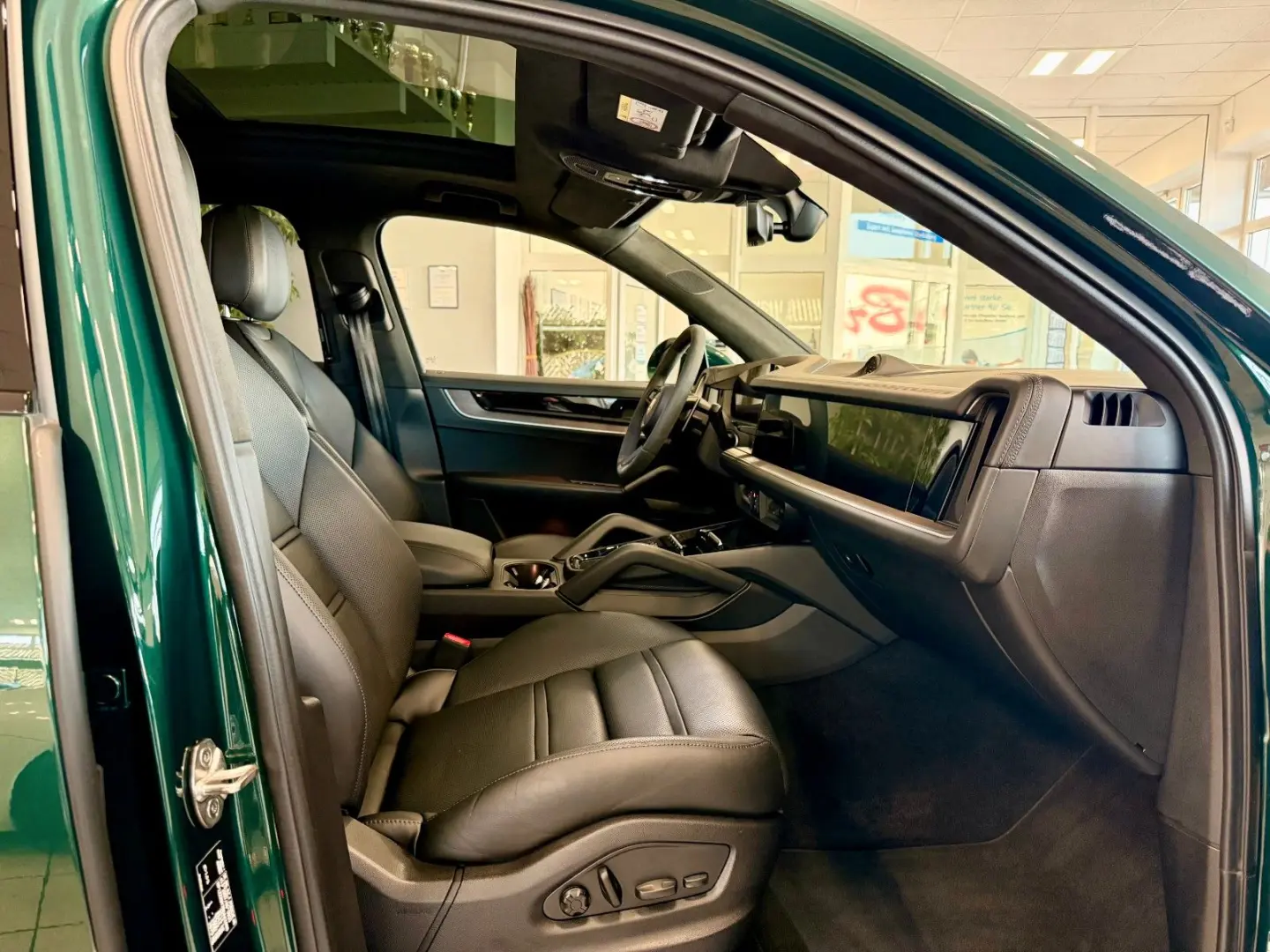 Cayenne Turbo E-Hybrid SportDesign PCCB PTS AHK