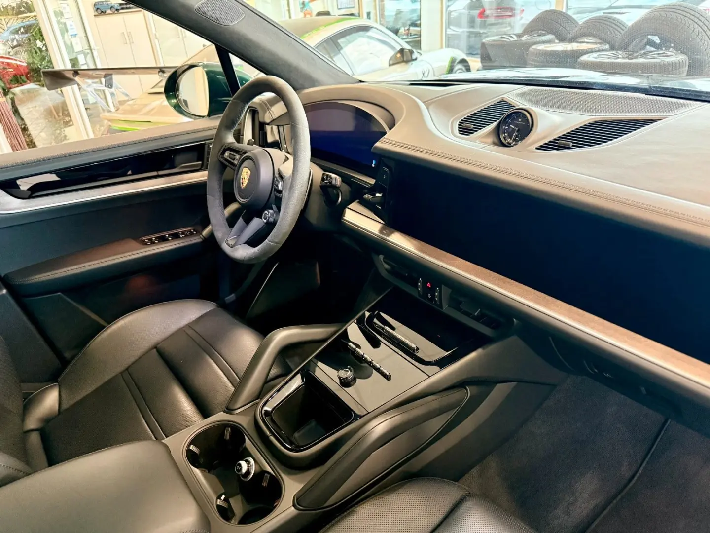 Cayenne Turbo E-Hybrid SportDesign PCCB PTS AHK