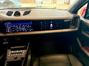 Cayenne Turbo E-Hybrid SportDesign PCCB PTS AHK