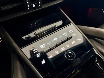 Cayenne Turbo E-Hybrid SportDesign PCCB PTS AHK