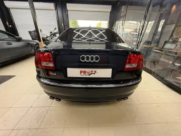 Audi S8 5.2 FSI quattro