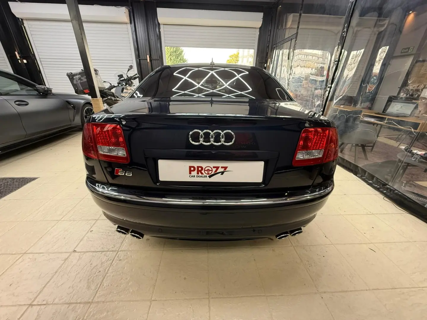 Audi S8 5.2 FSI quattro