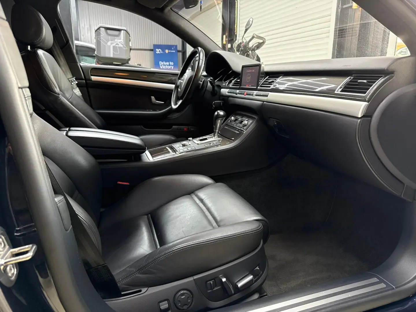 Audi S8 5.2 FSI quattro