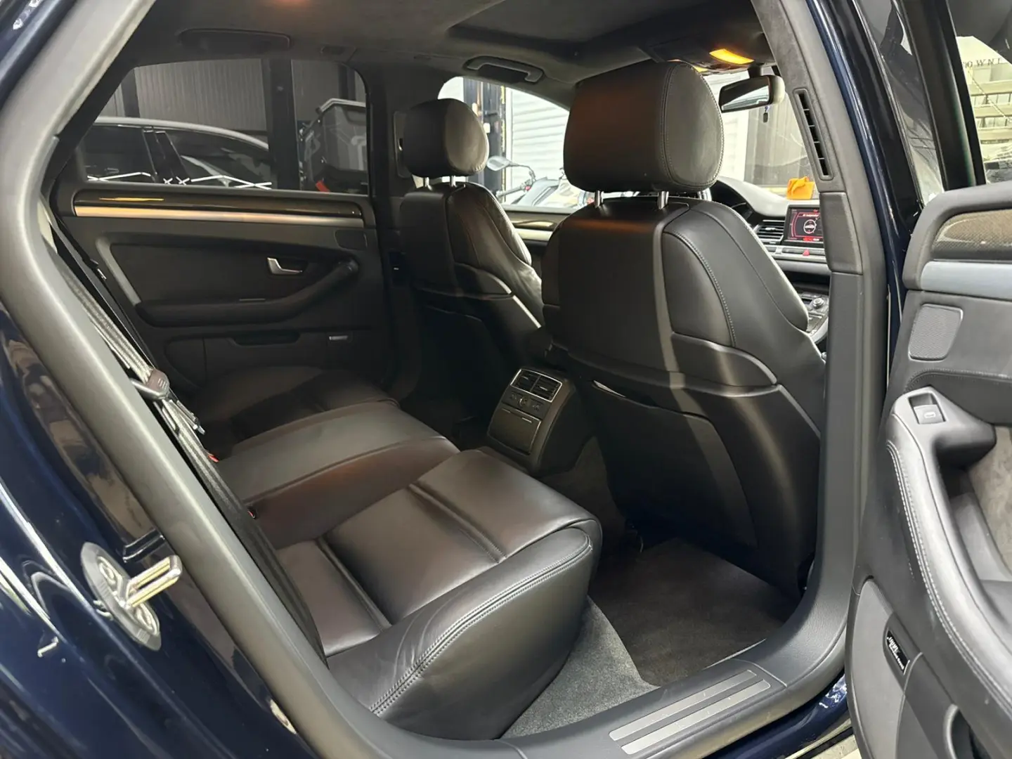 Audi S8 5.2 FSI quattro