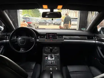 Audi S8 5.2 FSI quattro