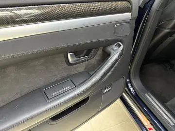 Audi S8 5.2 FSI quattro