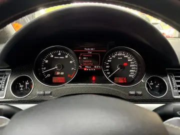 Audi S8 5.2 FSI quattro