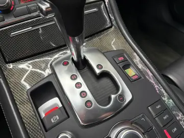 Audi S8 5.2 FSI quattro