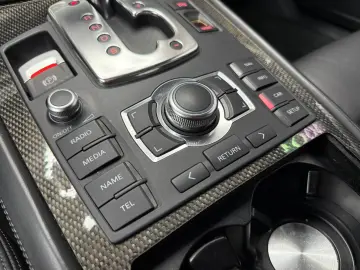 Audi S8 5.2 FSI quattro