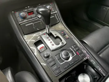 Audi S8 5.2 FSI quattro