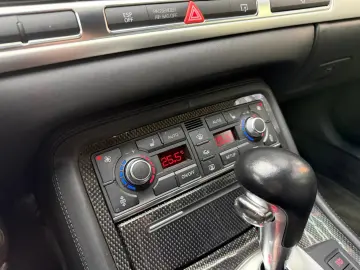 Audi S8 5.2 FSI quattro