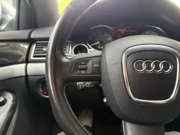 Audi S8 5.2 FSI quattro