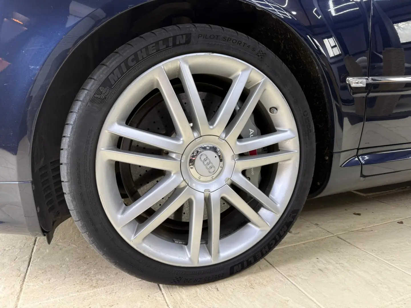 Audi S8 5.2 FSI quattro