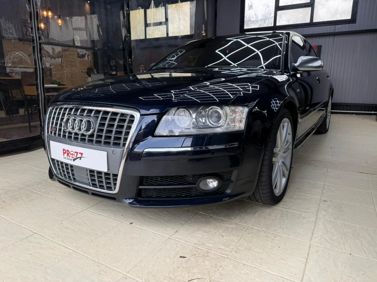 Audi S8 5.2 FSI quattro