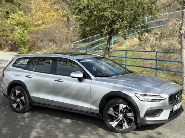 Volvo V60 Cross Country